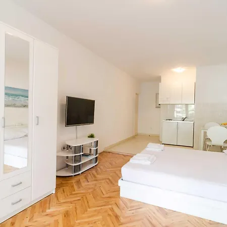 House Ariva *