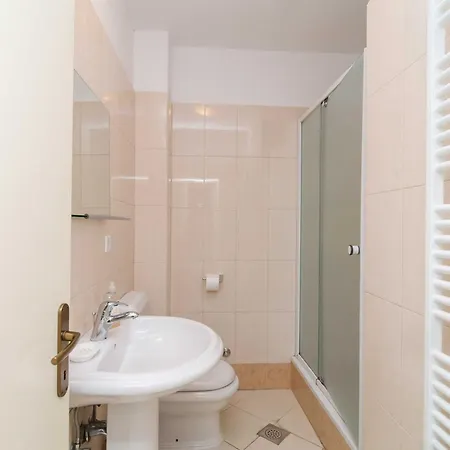 House Ariva شقة